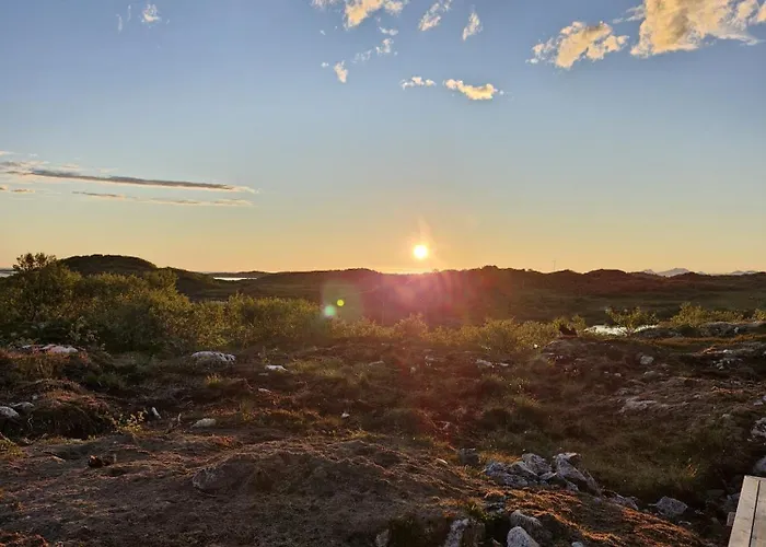 Fredheim, Northern Light Lodge בית נופש Laukvik